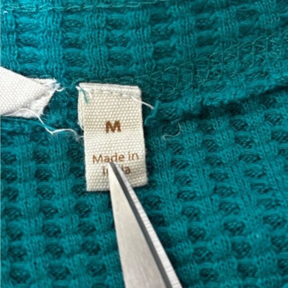 Soft Surroundings Waffle Knit Top Women’s Medium Teal Boho Decorative Buttons - Picture 3 of 12